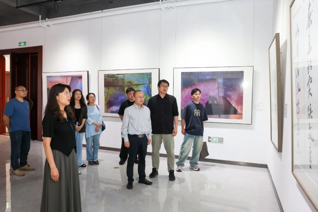 藝術(shù)家導覽｜茉莉花開·文藝輕騎兵志愿行——2024江蘇省書畫院寫生創(chuàng)作匯報巡展（永聯(lián)村分館）