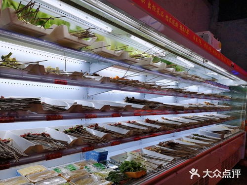 探訪(fǎng)城市新地標(biāo) 怒火八零的串串香辣，二廠(chǎng)文創(chuàng)的靈感火花與圖書(shū)出租的靜謐時(shí)光